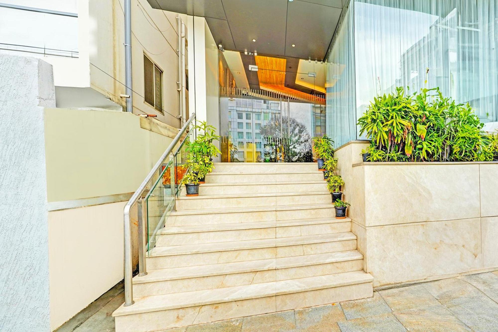 Super Townhouse Indiranagar Hotel Bangalore Ngoại thất bức ảnh
