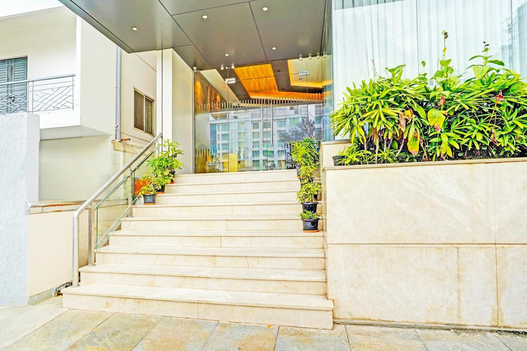 Super Townhouse Indiranagar Hotel Bangalore Ngoại thất bức ảnh