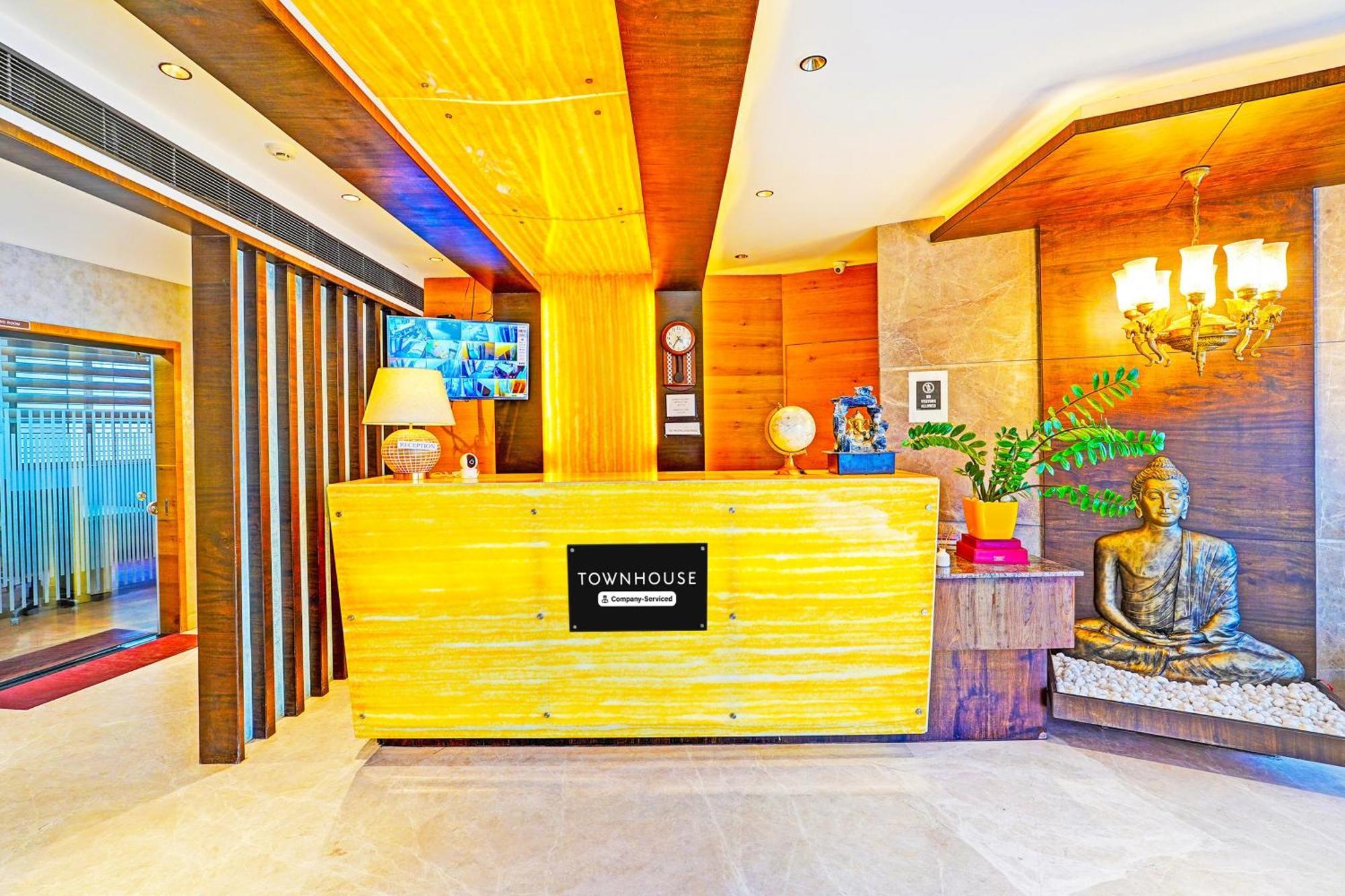 Super Townhouse Indiranagar Hotel Bangalore Ngoại thất bức ảnh