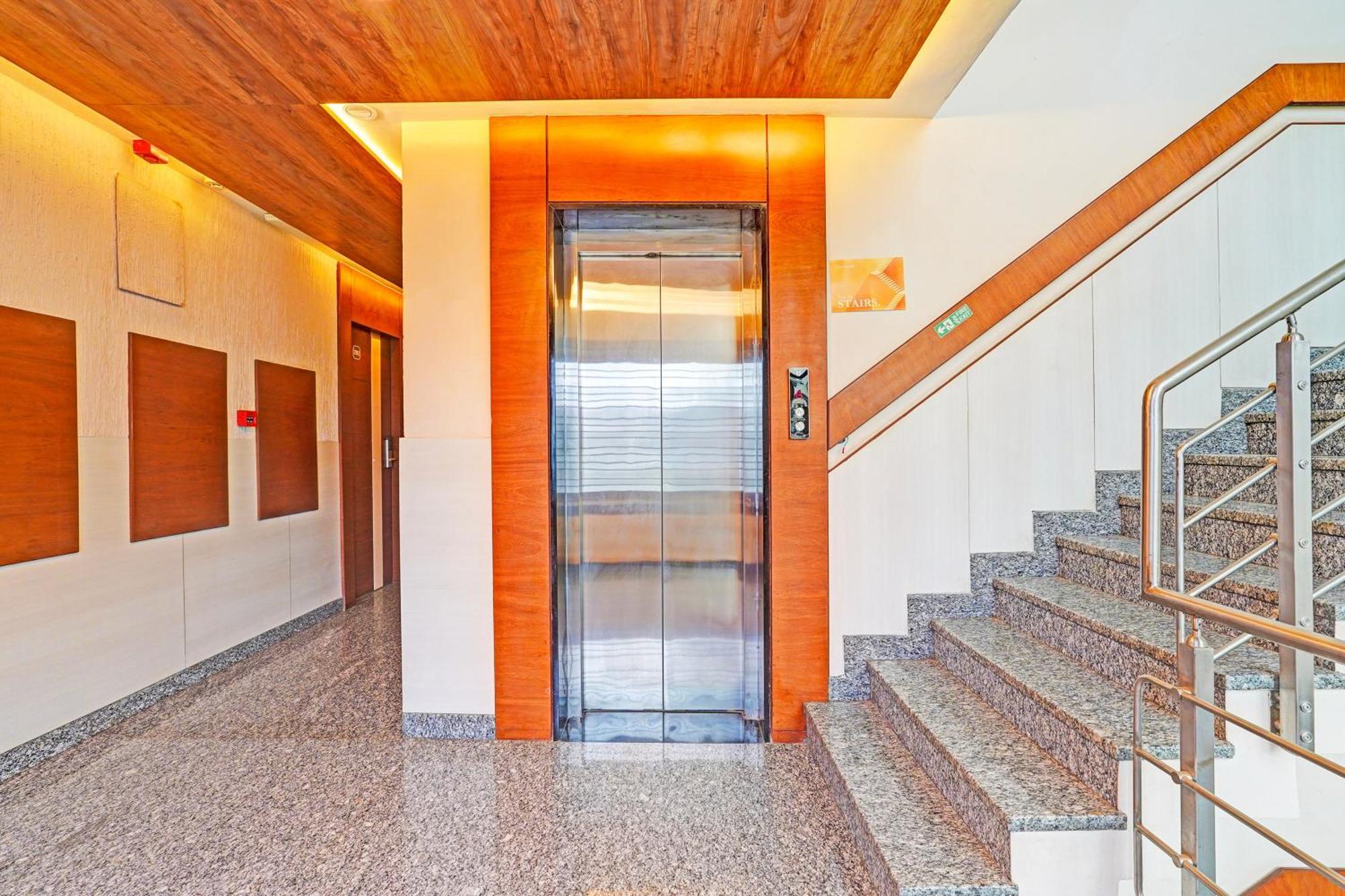 Super Townhouse Indiranagar Hotel Bangalore Ngoại thất bức ảnh